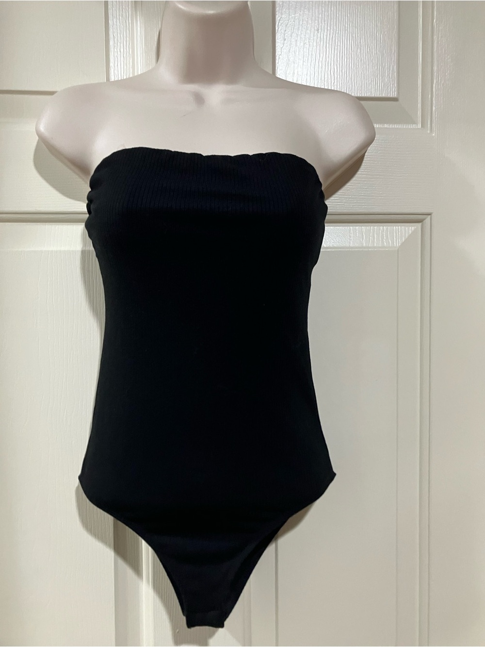 Fashion nova woman size medium double lined halter tube bodysuit NWT